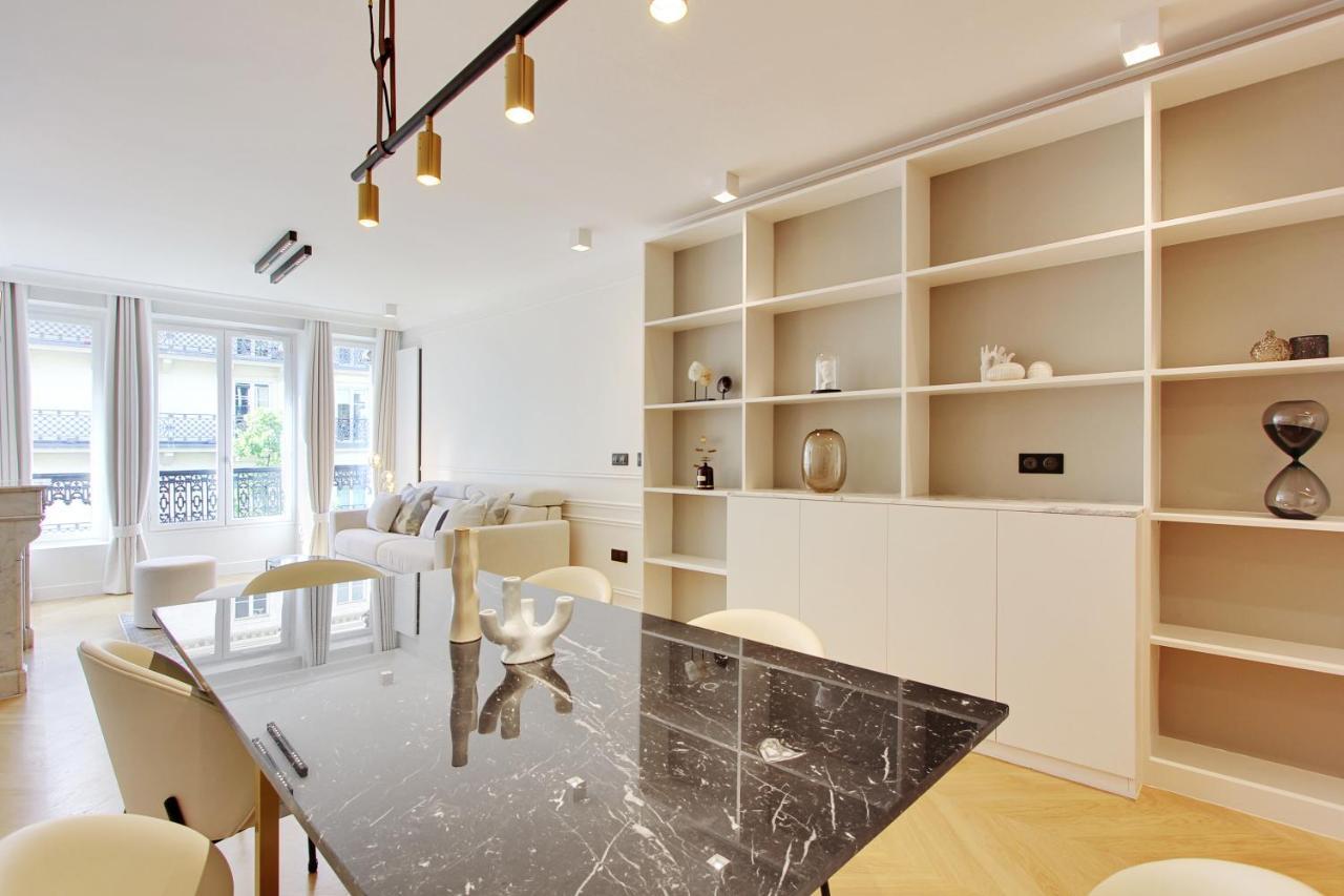 Stunning Apartment With View At The Very Heart Of 파리 외부 사진