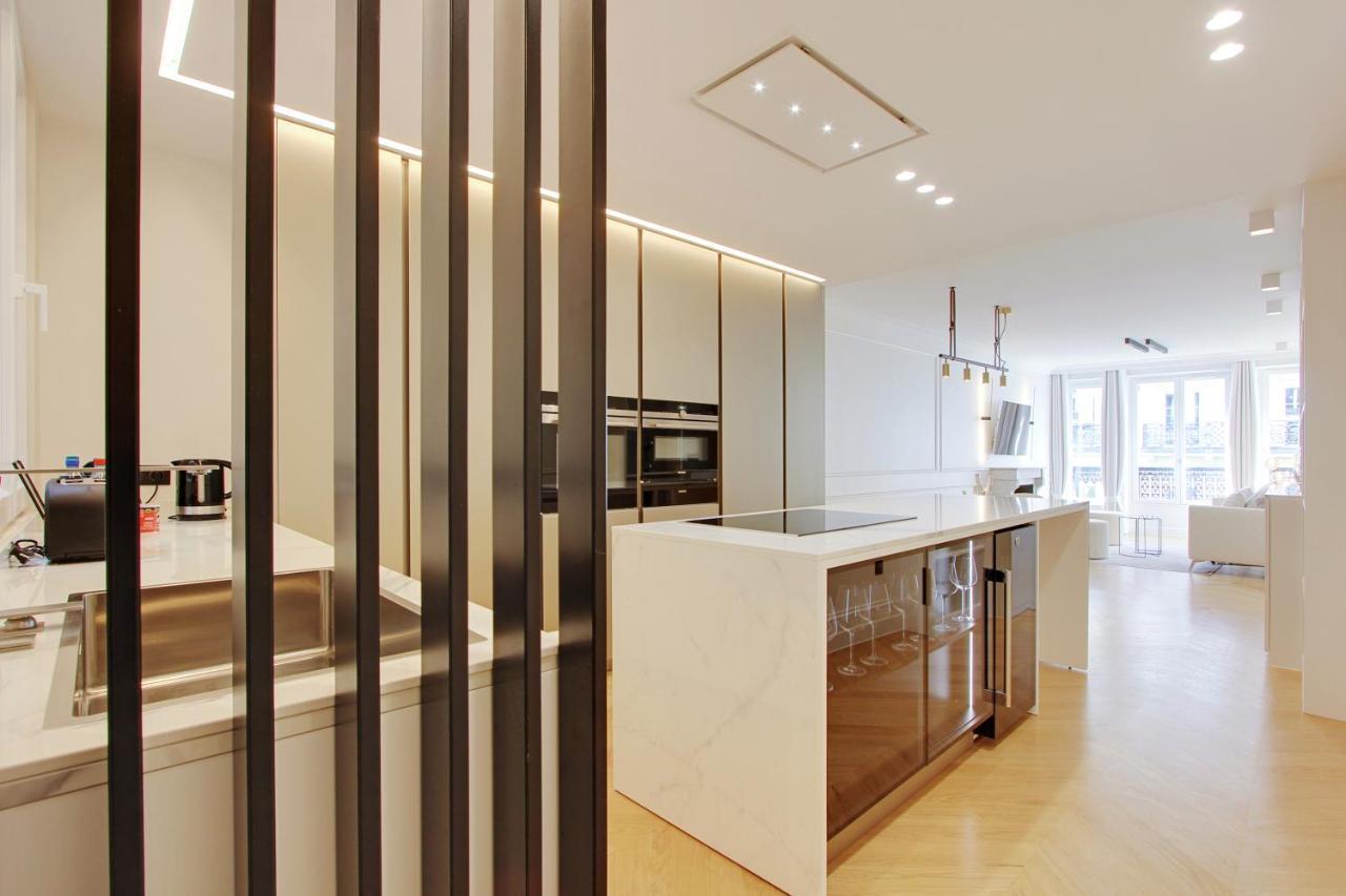 Stunning Apartment With View At The Very Heart Of 파리 외부 사진