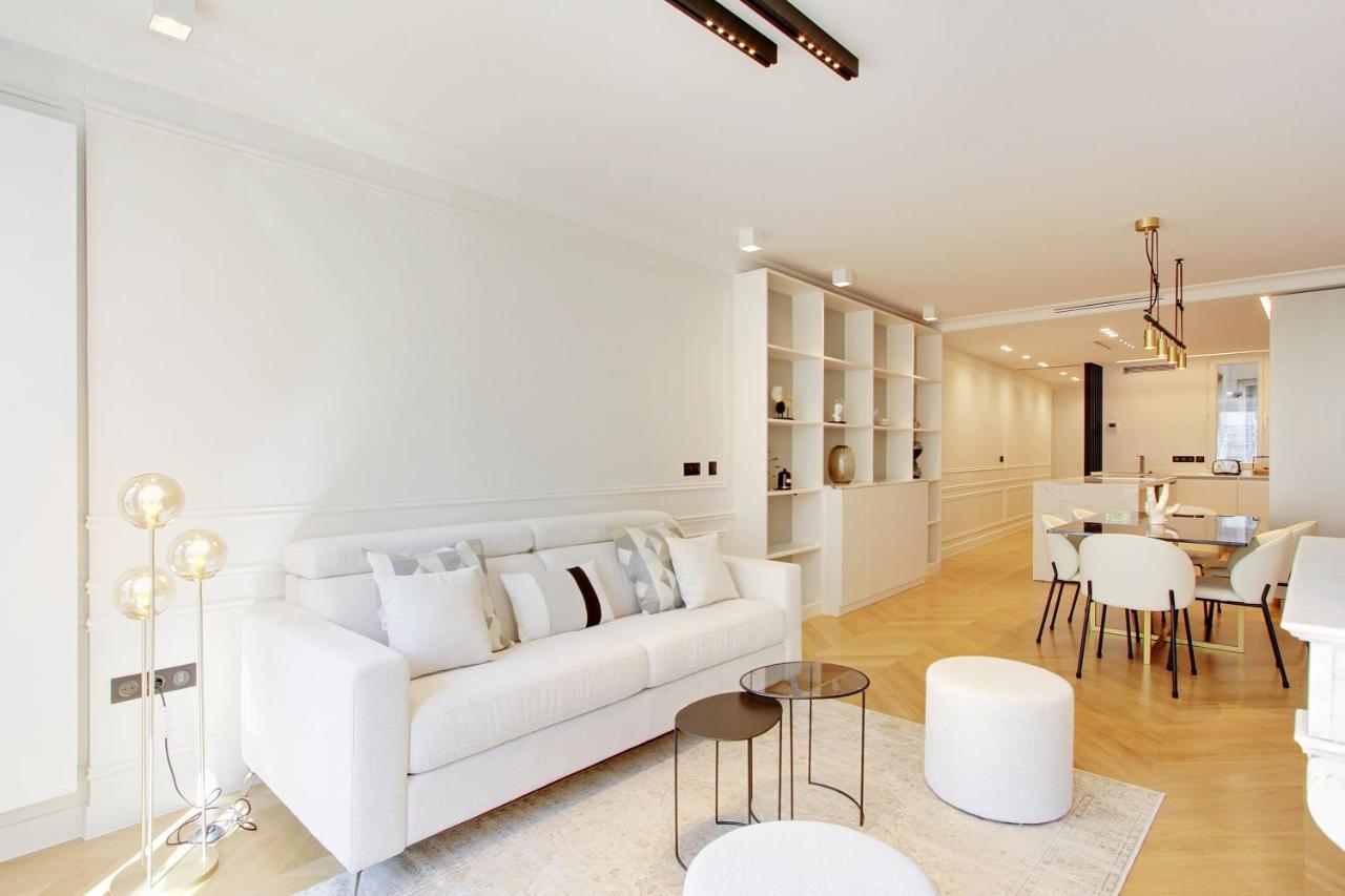 Stunning Apartment With View At The Very Heart Of 파리 외부 사진